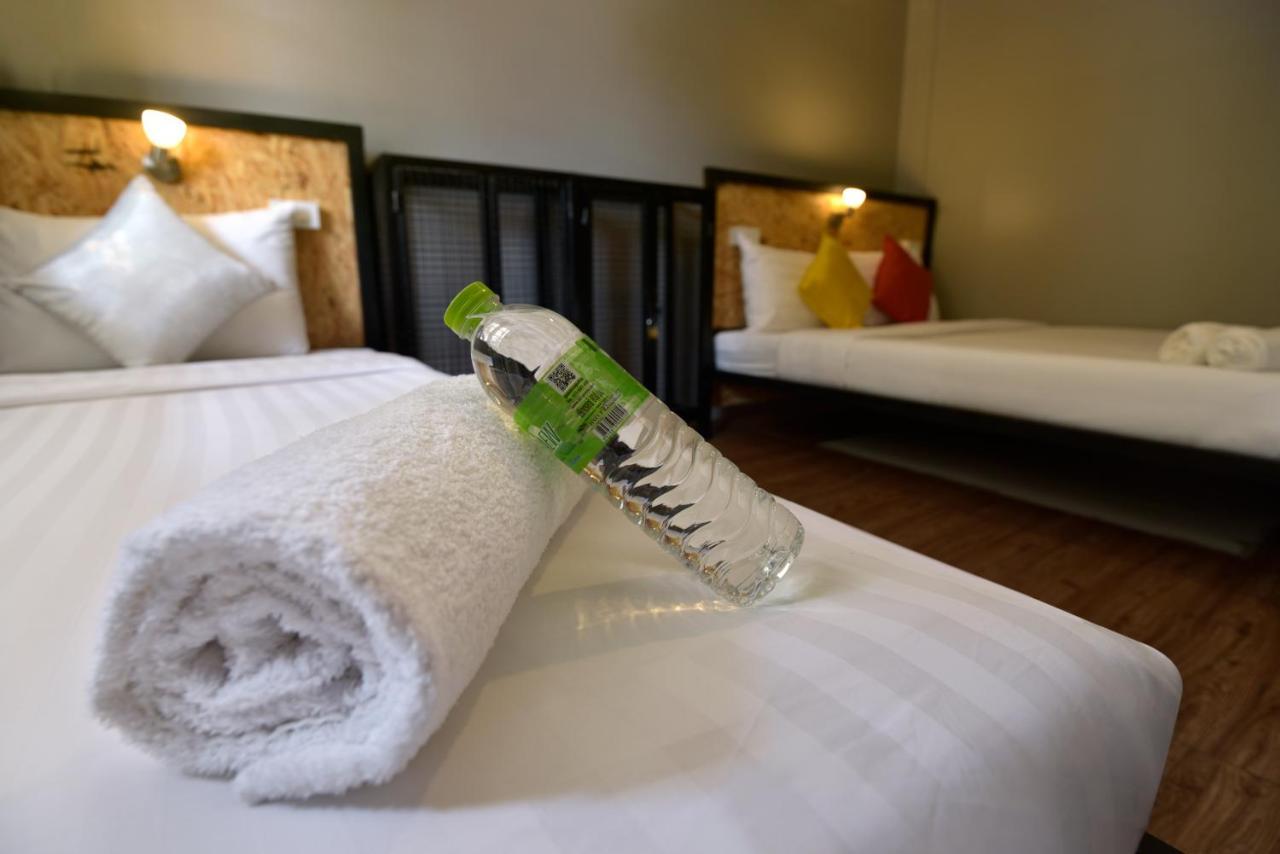 Ok Chic Phuket Hostel Dış mekan fotoğraf